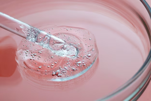Difference between retinol and retinoid skincare products explained